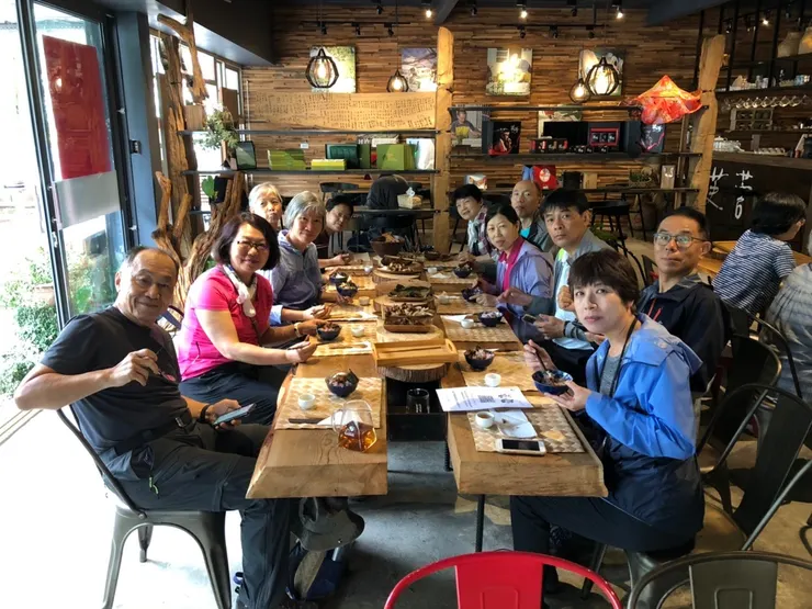 登山的朋友肚子容易餓