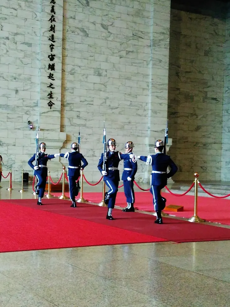 衛兵交接(霉女拍攝)