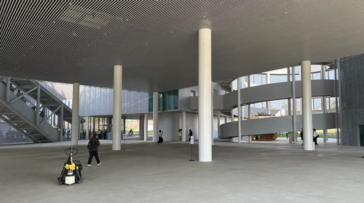 不能上去的安全梯