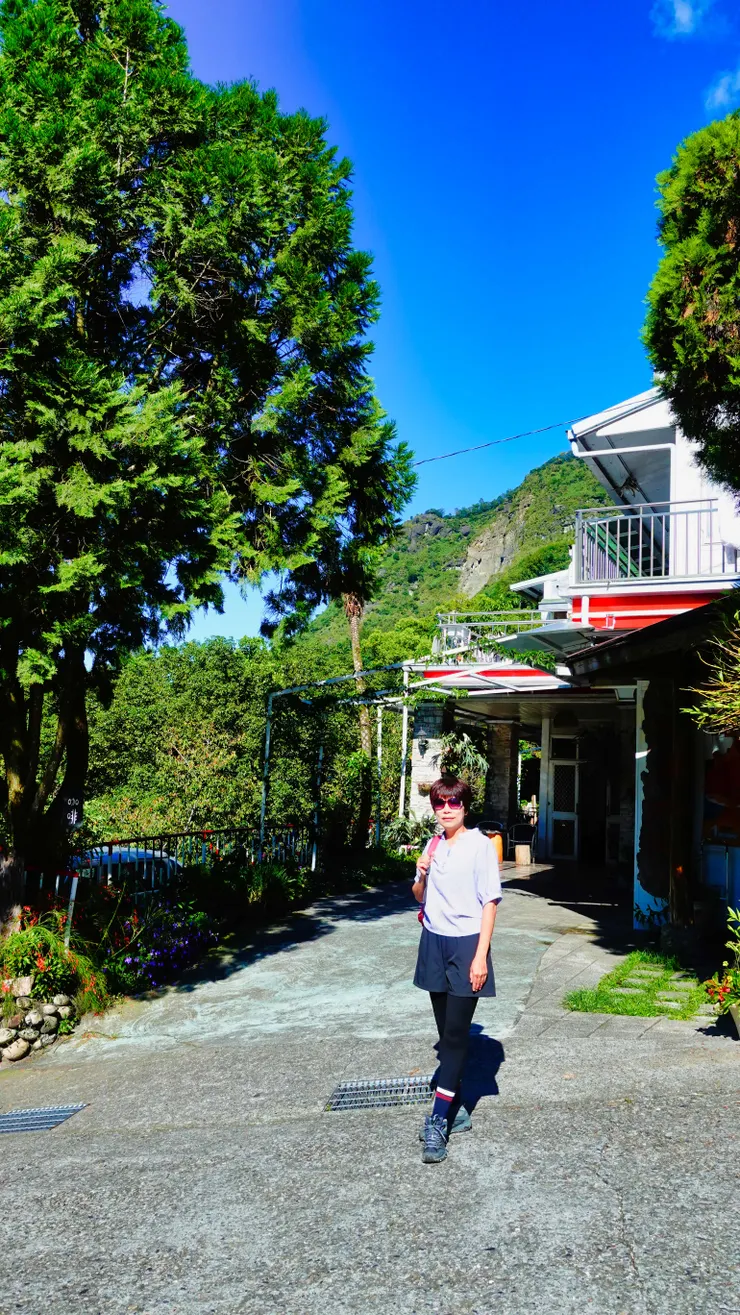 藍天白雲出發去