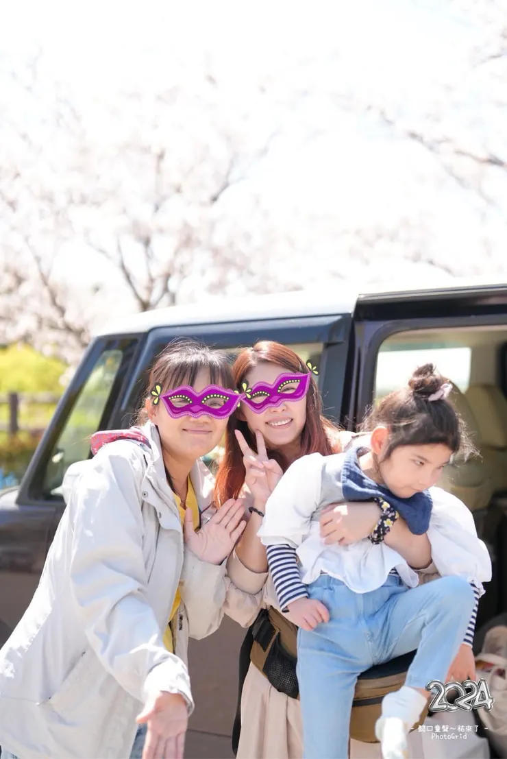 在櫻花樹下偶遇身障童母親的美好緣分。
