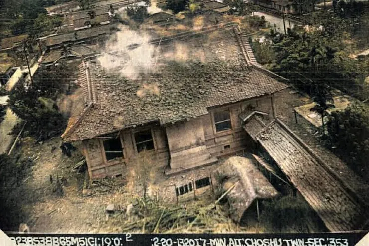 1945年2月20日午後，美軍第38大隊第823中隊B-25轟炸機超低空炸射潮州。照片可能是353號戰機在北勢尾上空所拍攝。 影像編輯／廖英雁