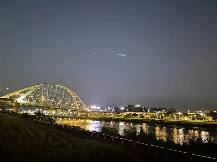 觀山河濱公園的夜景