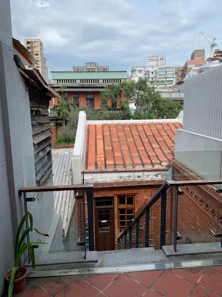 白日的郭怡美書店後棟