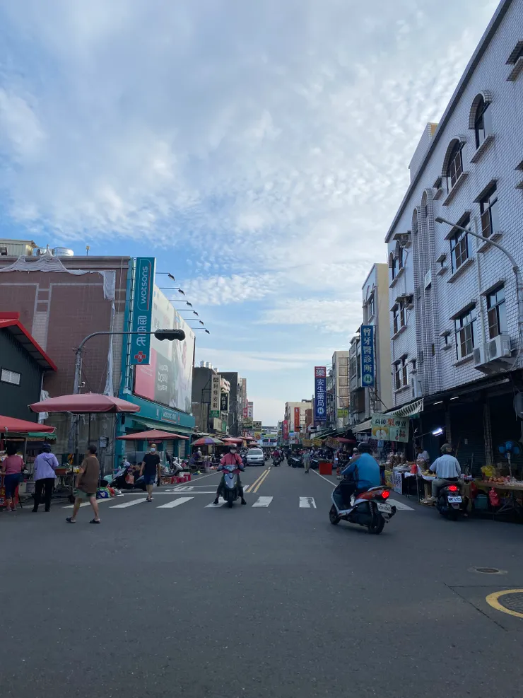 清晨七點不到的民雄市場