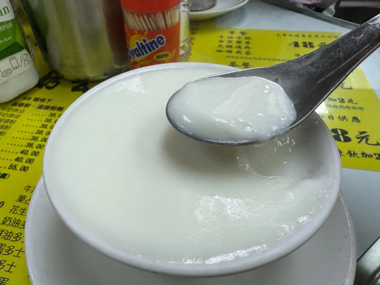 熱蛋白燉鮮奶 HK$35元