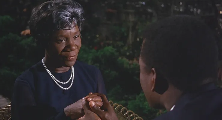 John的母親Mary鼓勵他勇敢爭取所愛