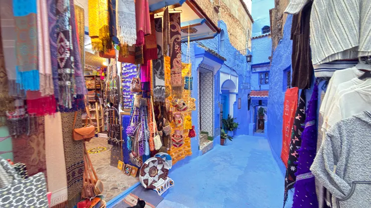 地板塗藍色表示會走到死巷或是居民家