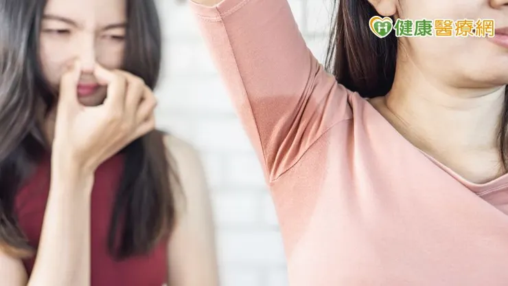 針對冬天狐臭問題，林口長庚醫院皮膚科主治醫師-黃毓惠醫師指出，腋下異味的產生，與季節無關，而是與大汗腺（頂漿腺）的分泌活性密切相關。