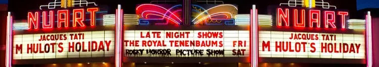 在屋頂讀書聽音樂看電影的沙龍