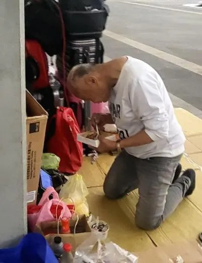 台中火車站遊民(李建崑攝影)