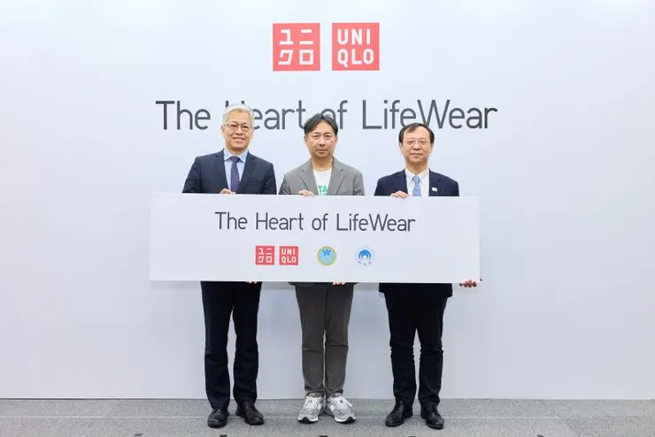 ▲(由左至右)UNIQLO來台15周年 The Heart of LifeWear全球送暖行動 特別攜手內政部常務次長吳堂安、UNIQLO 台灣營運長篠﨑大二郎、衛福部部長石崇良 一同傳遞溫暖 回饋社會