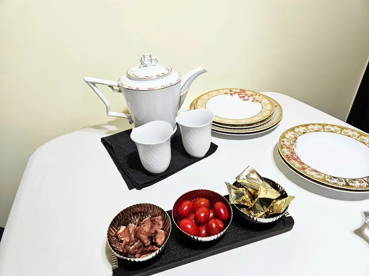 巧克力、小番茄、肉桂蘋果乾。