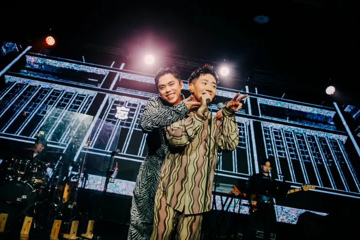 鄭興與嘉賓 HUSH（圖 / 鄭興臉書）