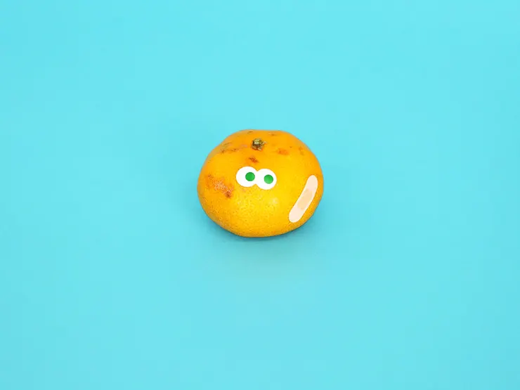 這項包裝設計強調於眼睛的表現力以及傳達眼神交流。