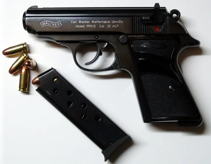  Walther PPK/E .32 ACP（7.65 x 17mm）