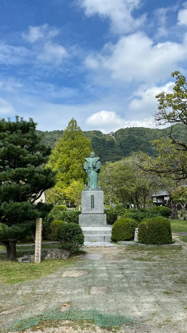 算是對當地很重要的歷史人物。