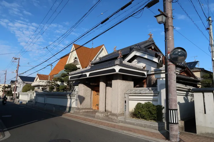 下山,向大東市方向前進。