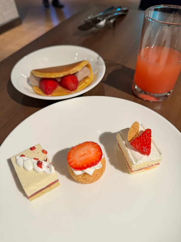 草莓甜點無法擋