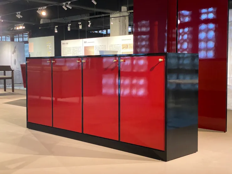 虹盧的雙面矮櫃