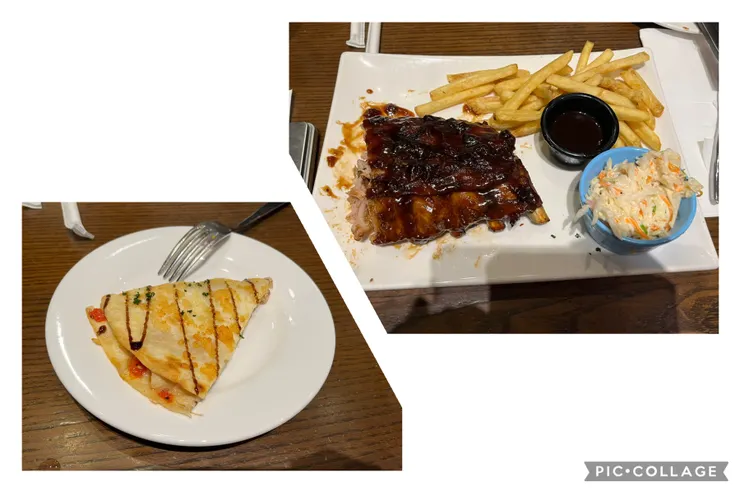 雞肉酥餅一小塊、雙醬豬肋排，切開才想到拍照。