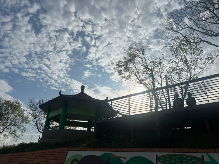 分享一張!美不勝收的髮夾彎涼亭