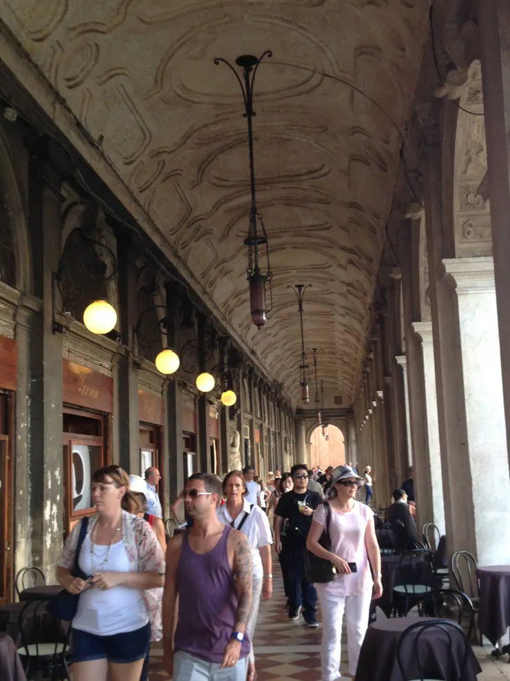 知名的花神咖啡廳就在這裡