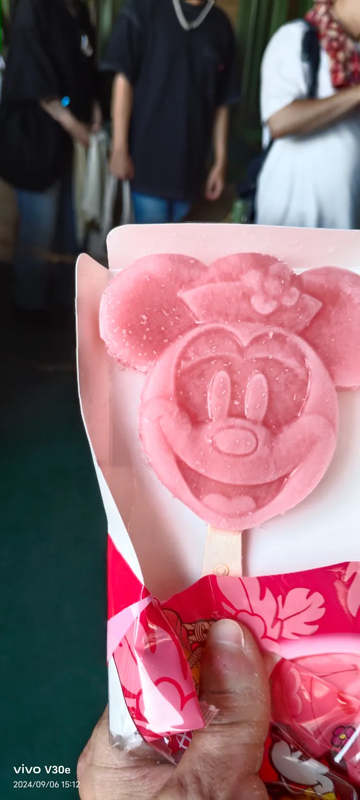 天氣超熱千萬不要吝嗇花錢幫自己消暑，雖然360日幣有點貴，但是值得一試，拍照也很美ㄚ😂