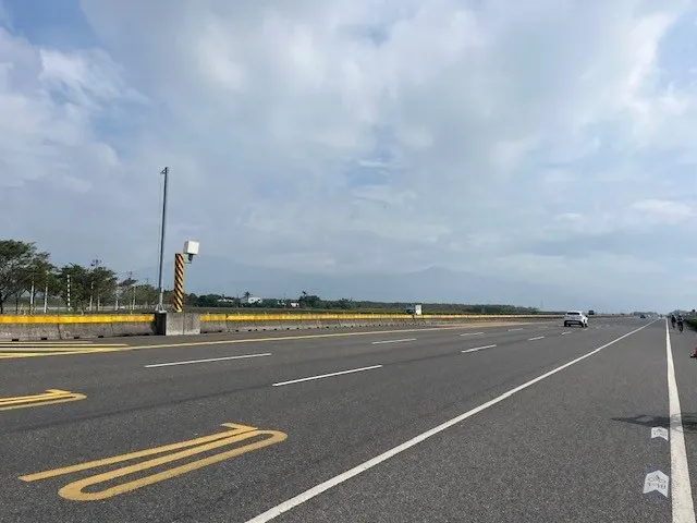 騎電輔車差點超速