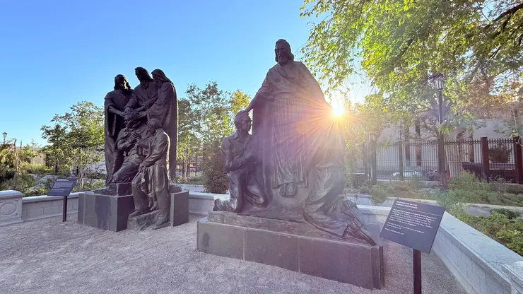 摩門教信仰主題雕像