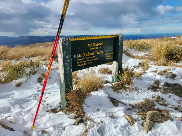 由於緯度高且寒冷，在冬季大概海拔300-400m就已被白雪覆蓋