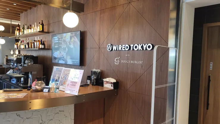 蔦屋書店附設咖啡店(李建崑攝影)