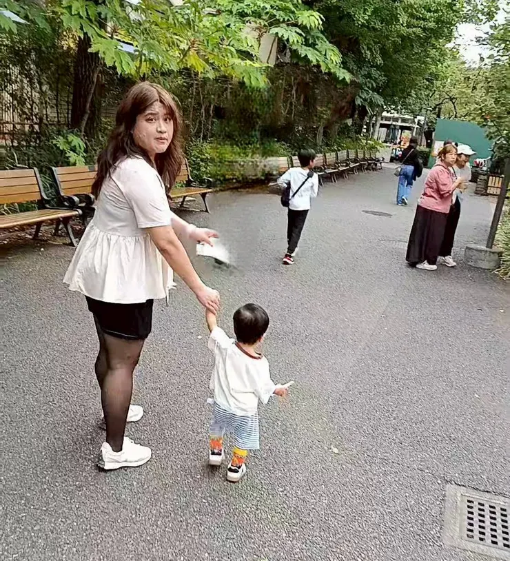 珍豬不給我牽😥