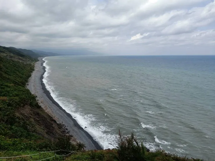 不入虎穴焉得虎子...不爬上去怎麼看到美麗的風景