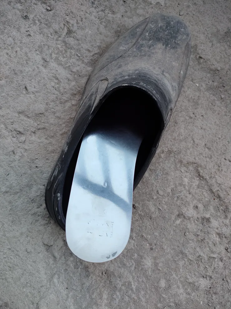 拆除＋泥作師傅跟我獻寶鞋底的鋼板～