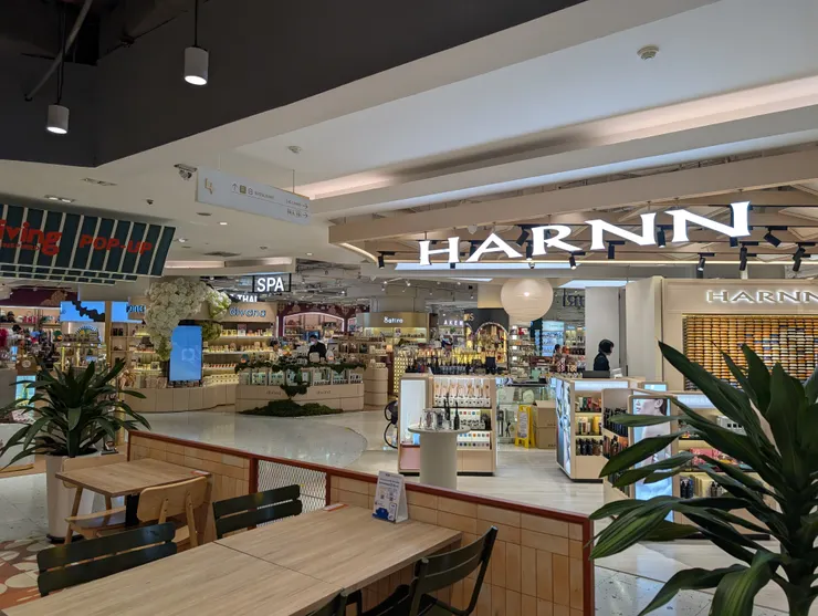 Emporium4樓香氛專區可以找到好幾個知名香氛品牌，適合想要一次買齊的人。 