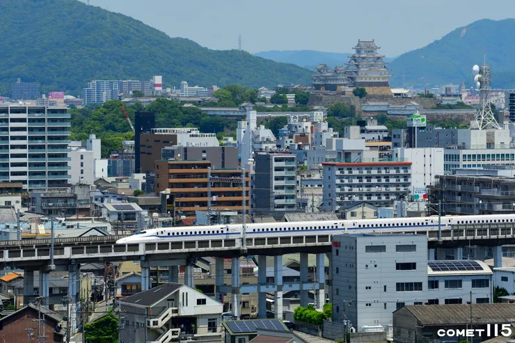 能將姬路城與新幹線同框的攝影點可說是姬路的代表風景之一