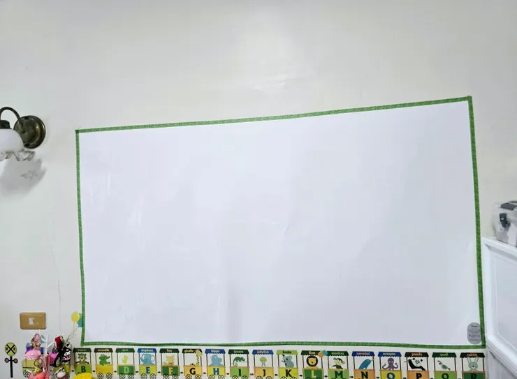 體驗愛塗鴉寶貝看過來!可自由裁切、牆壁、木板隨處可黏、白板