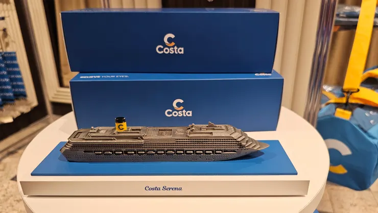 莎倫娜號的模型!我買不下去!