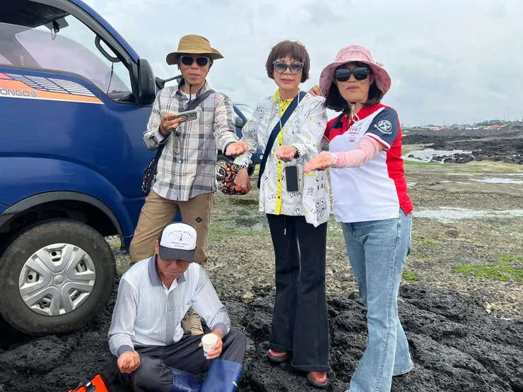 海膽還不夠肥,澎湖的馬糞海膽勝出。