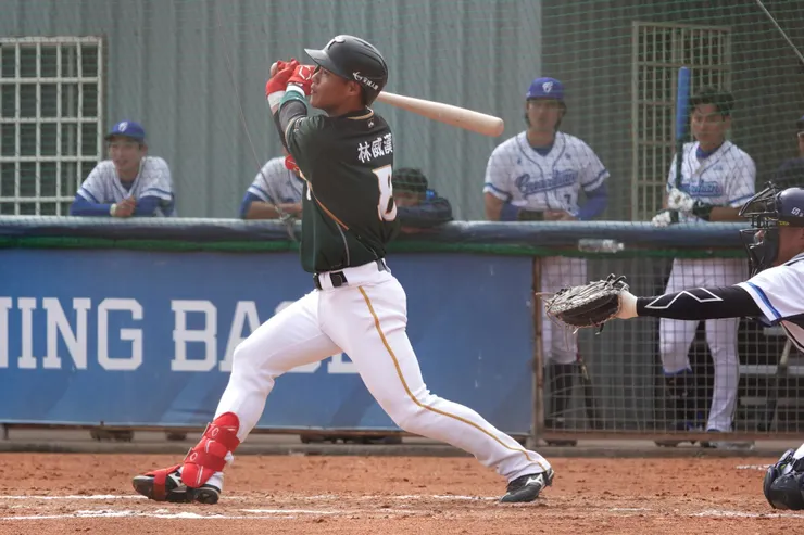 英雄不怕出身低，最後被選中的林威漢也拿出信服表現。(翻攝自台鋼雄鷹臉書)