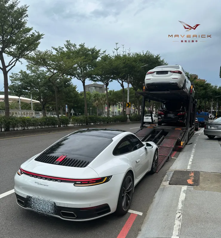 2022 Porsche Carrera 