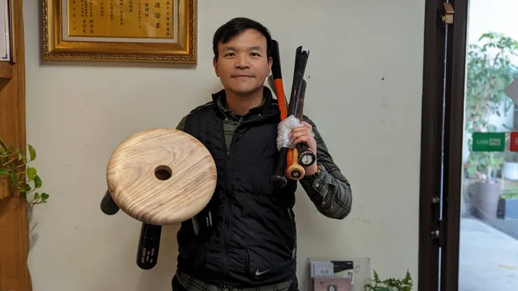 把打斷的球棒,做成棒球椅,這是我最一開始的夢想!