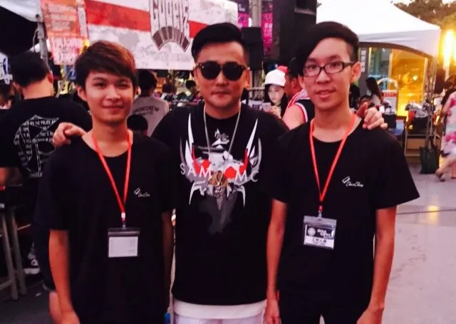 10年前去球鞋市集擺攤和東球當時的合照