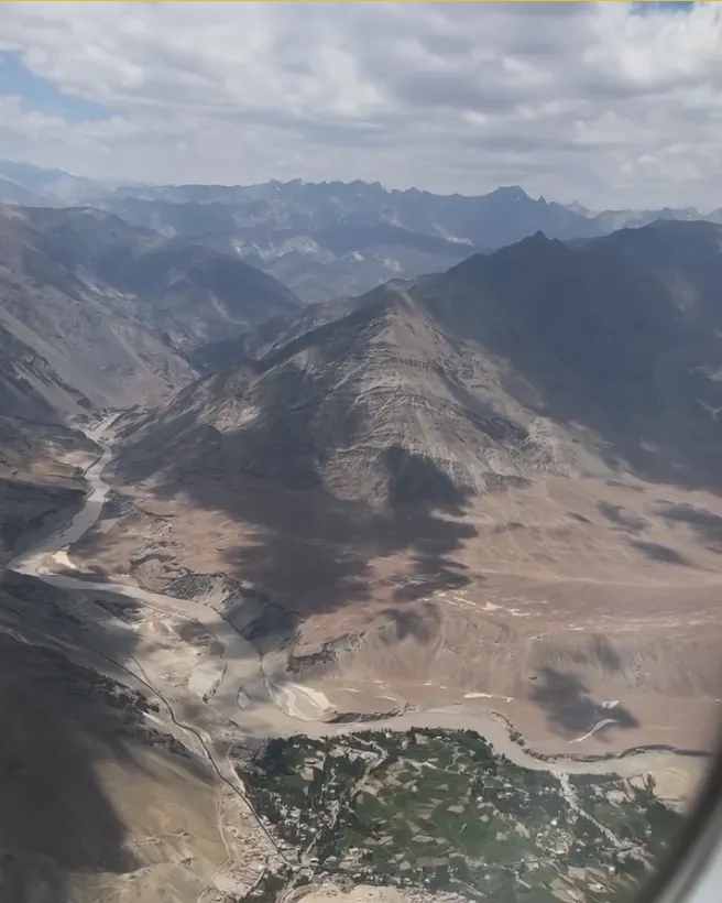 從飛機上俯瞰拉達克