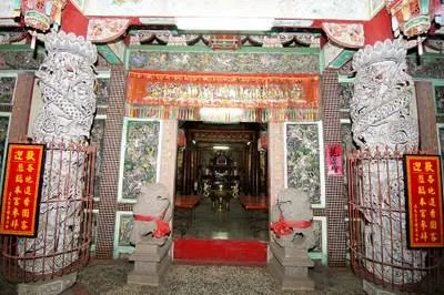 龍柱雕刻、浮雕工藝精細(圖片截圖於網路)