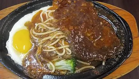 [基隆美食]七堵區小廚屋牛排，四點七顆星GOOGLE評論、百