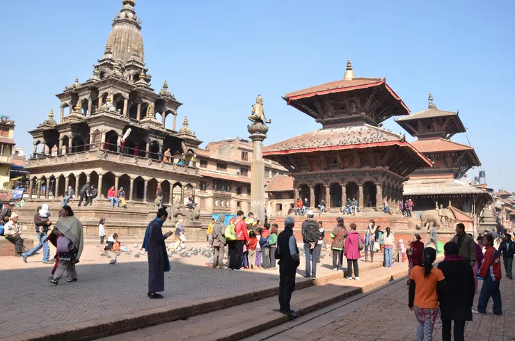 古蹟群常坐滿民眾