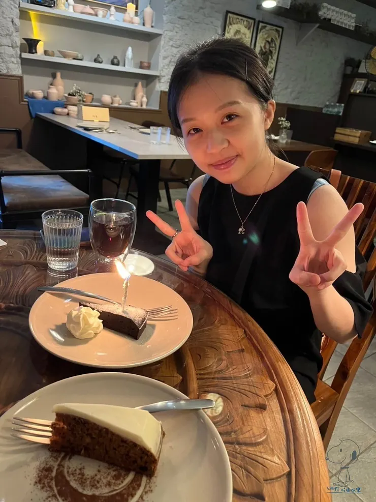 與生日蛋糕的合照😆