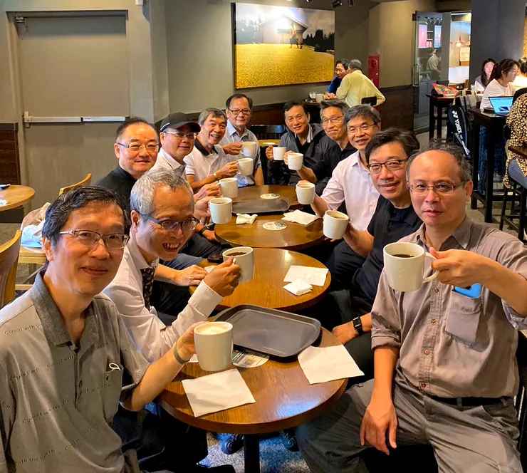 告別式後的同學會！到了11人，本班1/4，近期難得一見的盛況。逝者已矣，生者好好過。